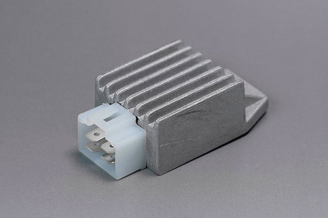 12Vレギュレーター