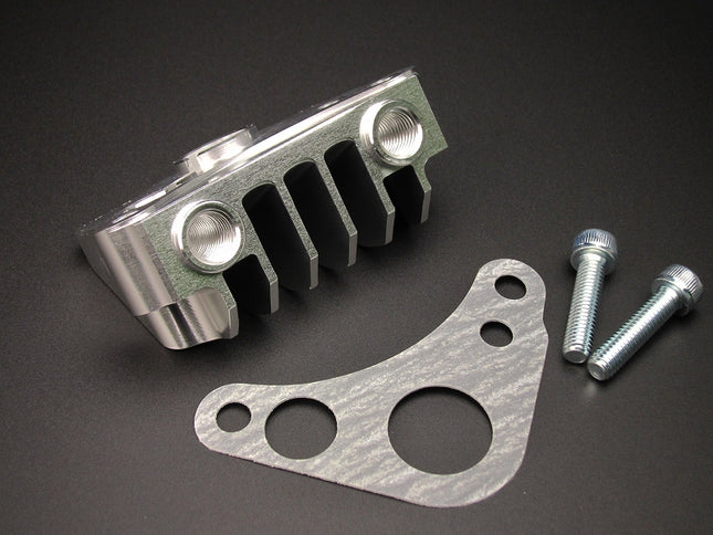 オイルクーラー取り出しRカバーアルミ製ビレッド12V