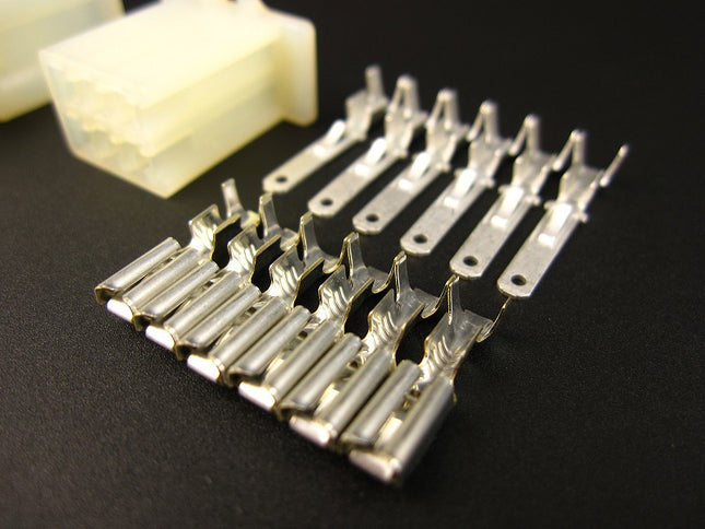 110シェルロック付きコネクター6極カプラーギボシ付