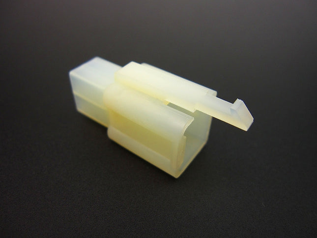 110シェルロック付きコネクター4極カプラーギボシ付