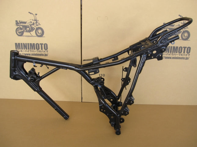 エイプ100スチールフレームブラック