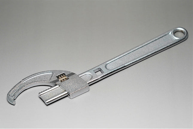 スライド式リングスパナ工具