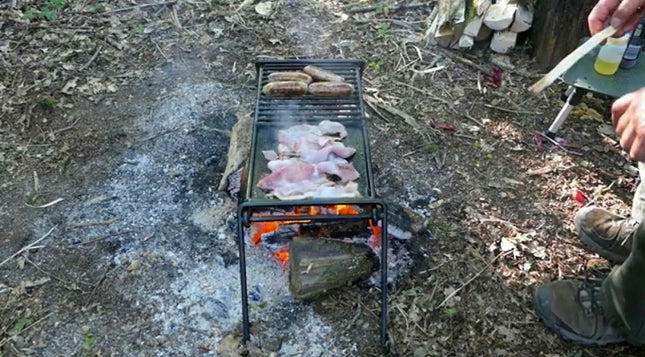 ブッシュクラフト グリル台40×20cm 鉄板/金網 ブリディシュ製