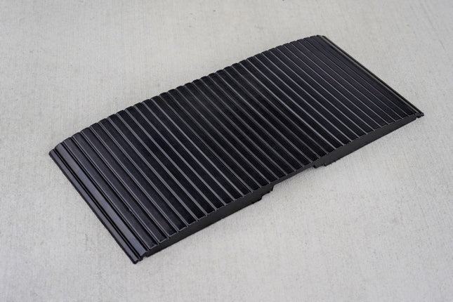 ラバースロープ下部グリッド構造 820×380×38mm