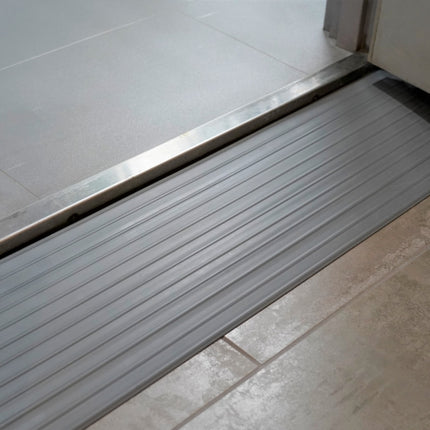 TPE製 段差解消 耐荷重2000kg 900×200×36mm