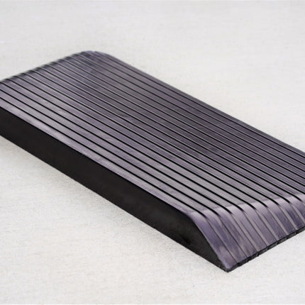 ラバースロープ段差解消 耐荷重5000kg 900×450×75mm