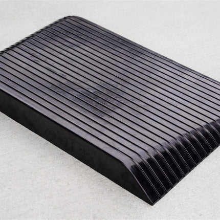 ラバースロープ段差解消 耐荷重5000kg 900×610×100mm