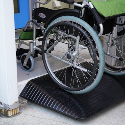 ラバースロープ段差解消 耐荷重5000kg 900×610×100mm