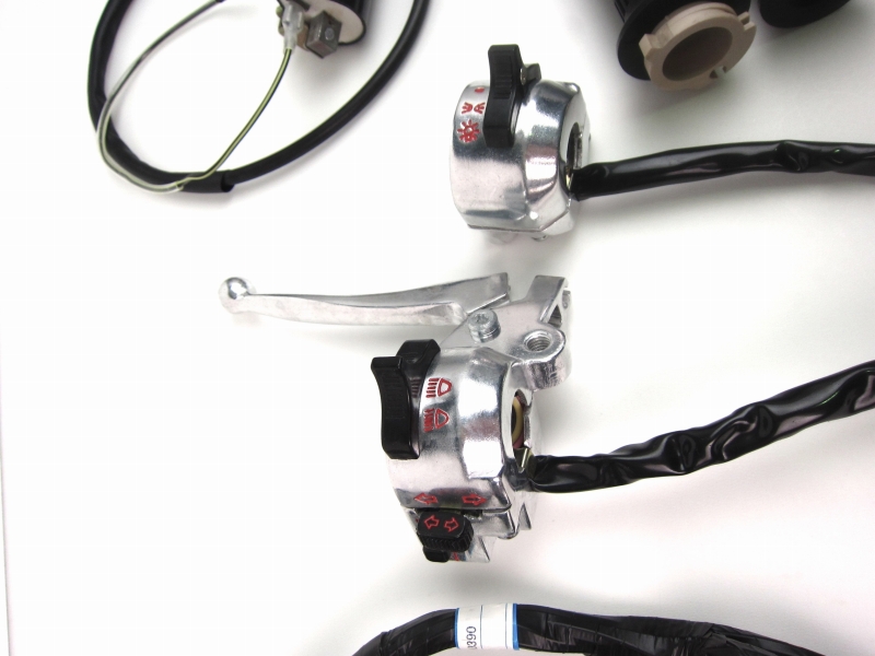 モンキーで使用 12V 純正 L.R ハンドル ゴリラ ダックス シャリー ab27 z50j タケガワ Gクラフト キタコ OVER