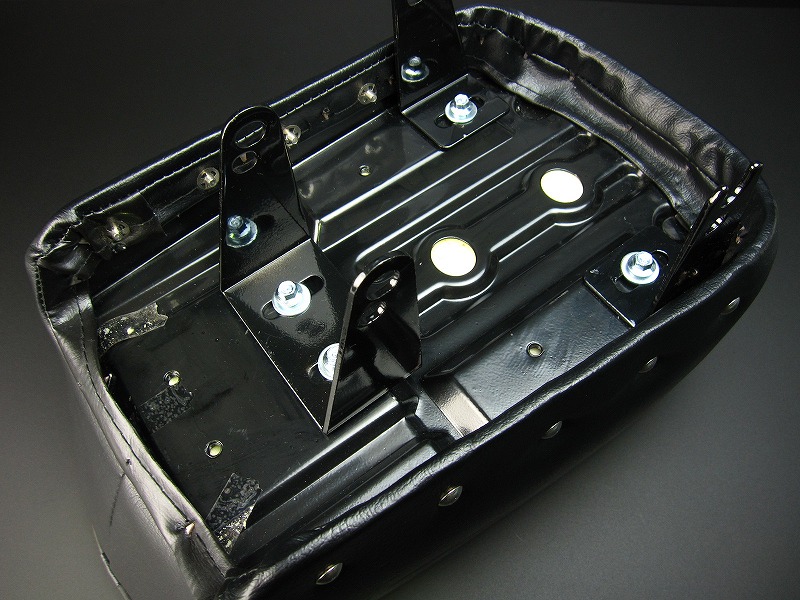 4Lモンキー シート 破れあり Z50J 6V (100) 検Z50A Z50Z ハヤシ 早矢仕 お得，人気 モンキー 社外あんこ抜きシート Z50J 6V (100) 検Z50A Z50Z