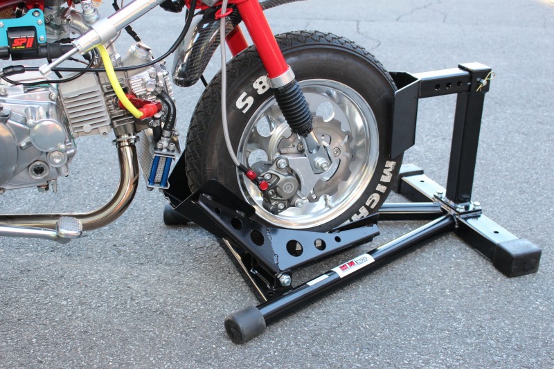 モンキー　フロントホイール社外 調整式フロントホイールクランプスタンドブラックNO5422 [5422